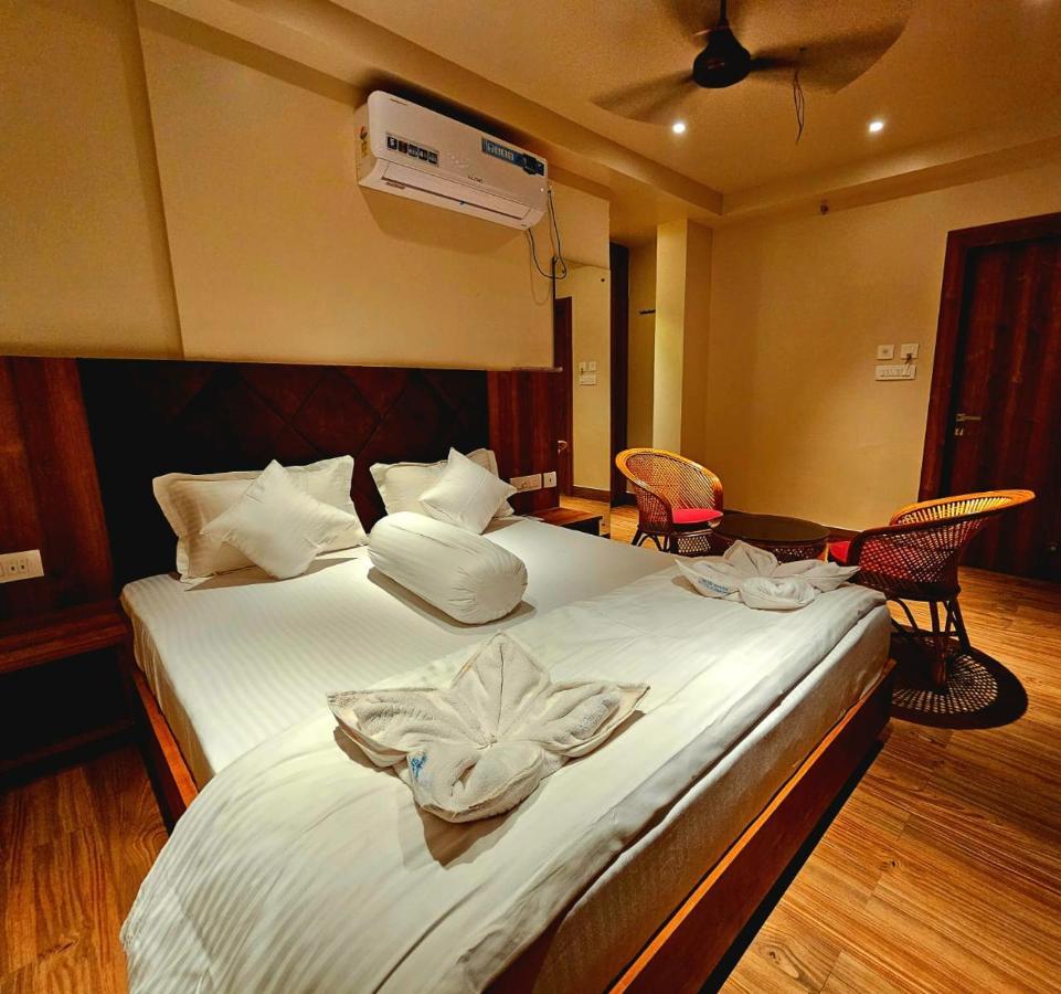 Blue Waves Hotel Tajpur Экстерьер фото