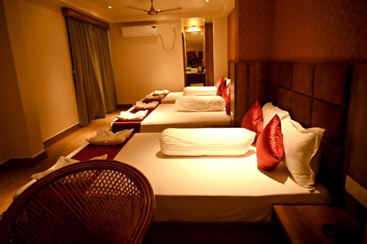 Blue Waves Hotel Tajpur Экстерьер фото