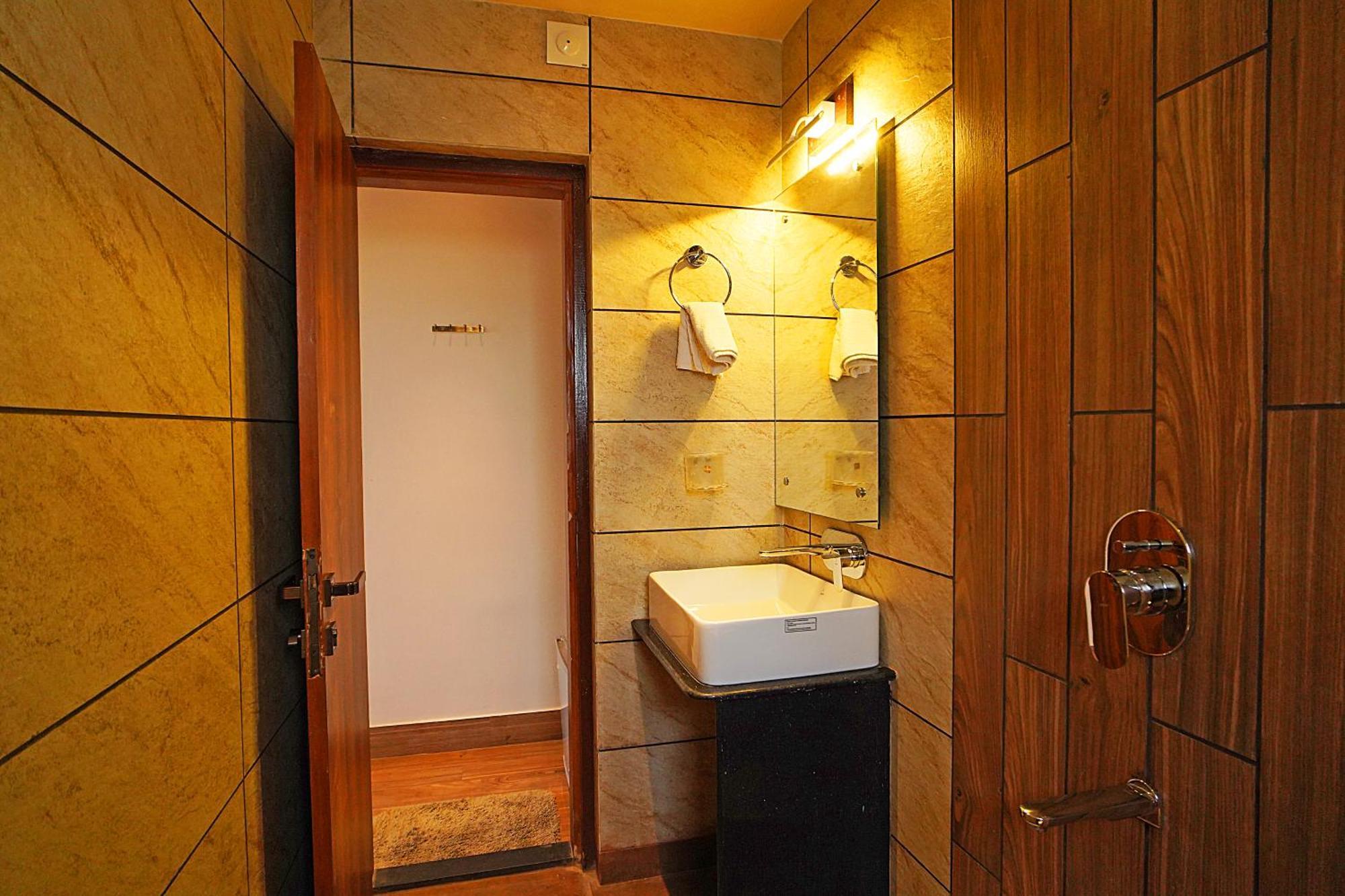 Blue Waves Hotel Tajpur Экстерьер фото