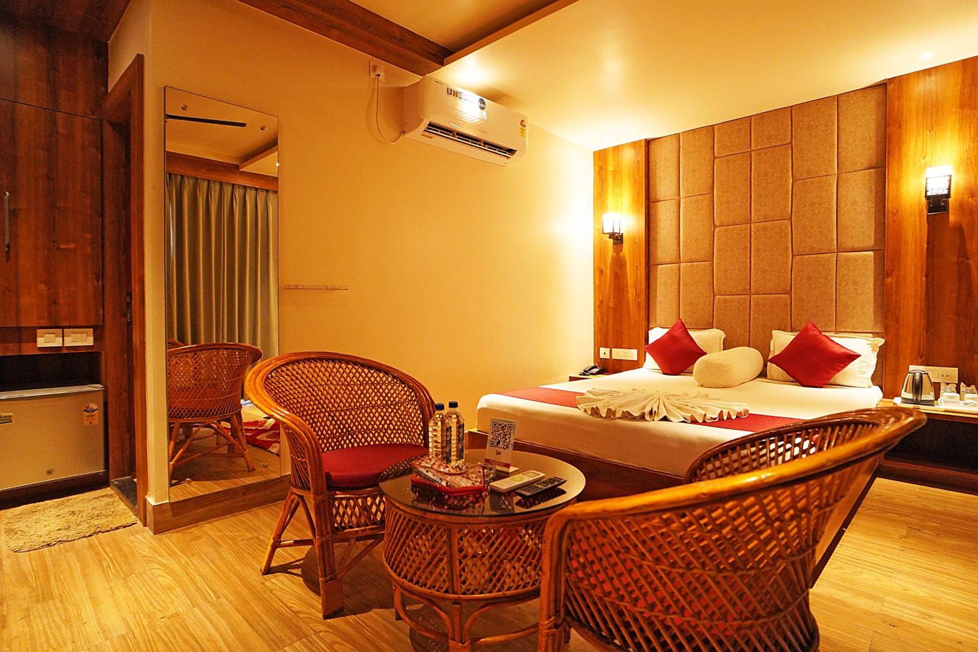 Blue Waves Hotel Tajpur Экстерьер фото